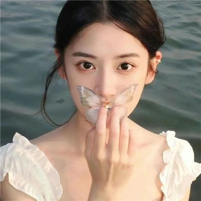 她的伪装